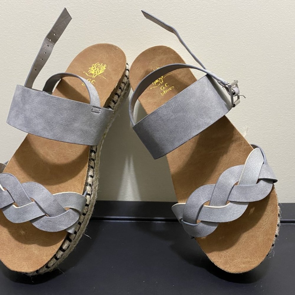 GREY SANDAL